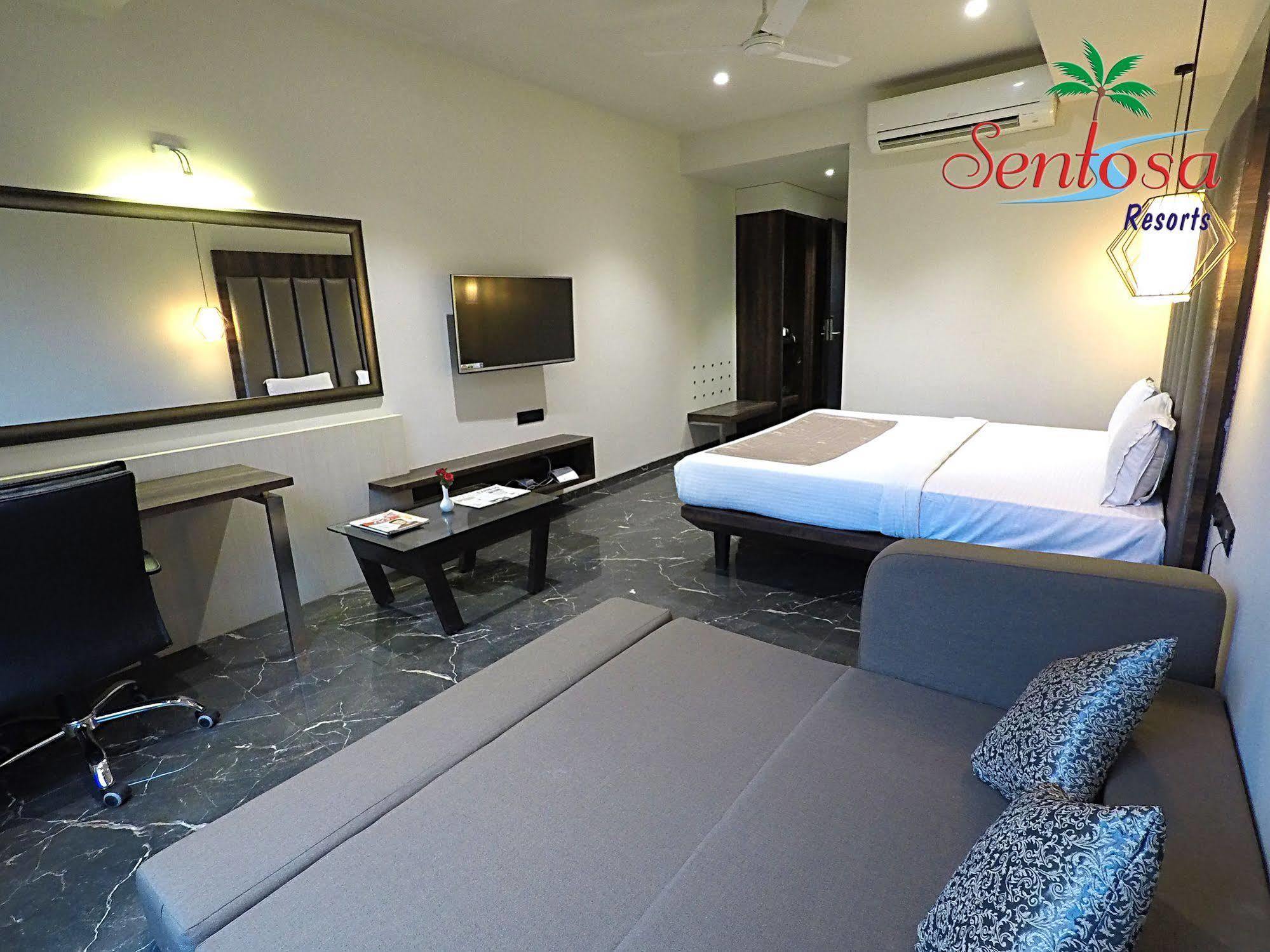 Sentosa Resorts Chinchvad Exterior foto